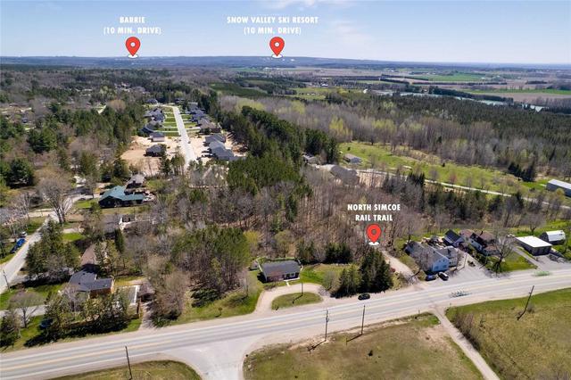 4035 Horseshoe Valley Rd W, House detached with 2 bedrooms, 2 bathrooms and 12 parking in Springwater ON | Image 22