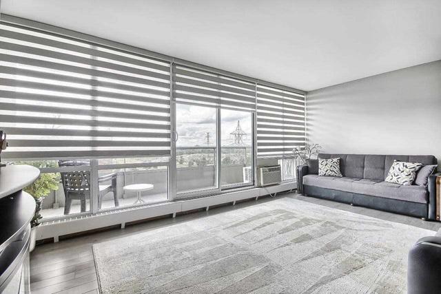 1003 - 25 Four Winds Dr, Condo with 3 bedrooms, 2 bathrooms and 1 parking in Toronto ON | Image 5