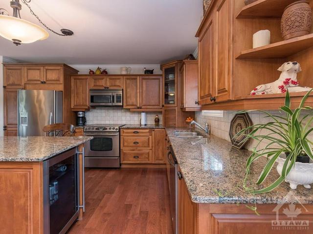 574 Highway 15 S Highway, House detached with 3 bedrooms, 2 bathrooms and 10 parking in Rideau Lakes ON | Image 6