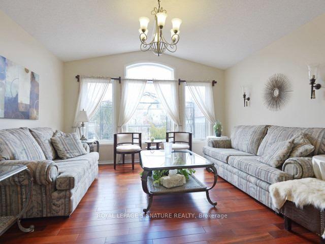 3964 Lacman Tr, House semidetached with 3 bedrooms, 3 bathrooms and 3 parking in Mississauga ON | Image 16