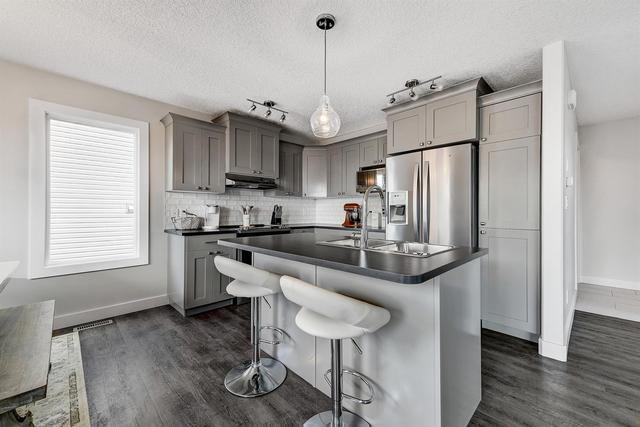 10302 127 Avenue, House detached with 3 bedrooms, 2 bathrooms and 4 parking in Grande Prairie AB | Image 3