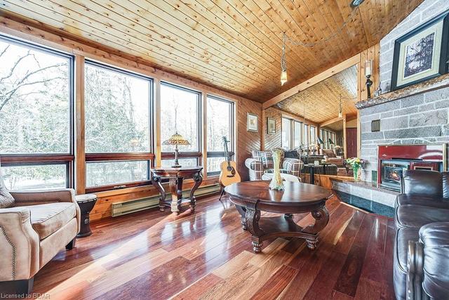1291 Mount St Louis Road E, House detached with 3 bedrooms, 2 bathrooms and 6 parking in Oro Medonte ON | Image 3