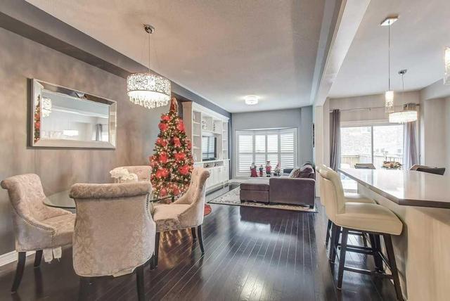 52 Naylor Dr, House detached with 4 bedrooms, 5 bathrooms and 2 parking in Bradford West Gwillimbury ON | Image 3