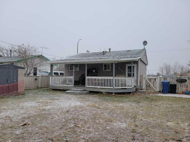5103 50 Avenue, House detached with 4 bedrooms, 1 bathrooms and 2 parking in Grimshaw AB | Image 1