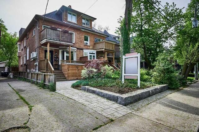 413 Brunswick Ave, House detached with 5 bedrooms, 4 bathrooms and 2 parking in Toronto ON | Image 1