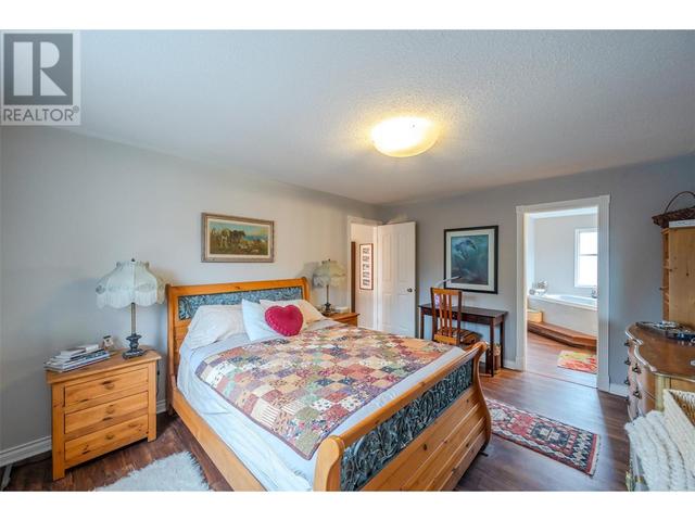 166 Heather Place, House detached with 5 bedrooms, 3 bathrooms and 2 parking in Penticton BC | Image 24