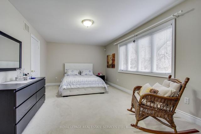 3 Tyre Ave, House detached with 4 bedrooms, 3 bathrooms and 5 parking in Toronto ON | Image 17