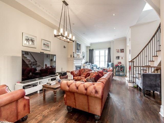 30 Walder Ave, House detached with 4 bedrooms, 4 bathrooms and 2 parking in Toronto ON | Image 4