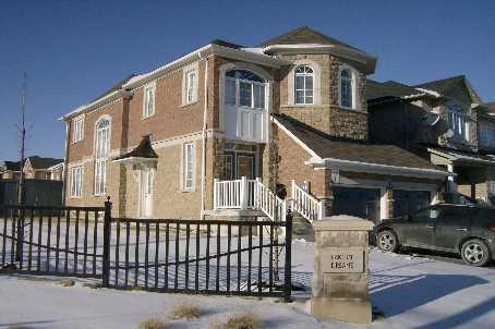 02 Blue Diamond Dr, House detached with 3 bedrooms, 3 bathrooms and 4 parking in Brampton ON | Image 1