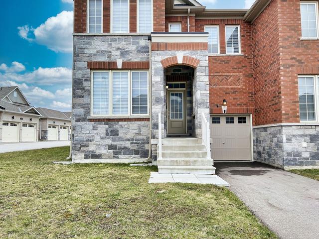 1 Frederick Pearson St, House attached with 4 bedrooms, 3 bathrooms and 3 parking in East Gwillimbury ON | Image 23