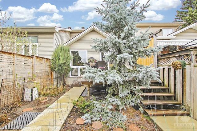 4 Cambray Lane, Townhouse with 3 bedrooms, 3 bathrooms and 3 parking in Ottawa ON | Image 29