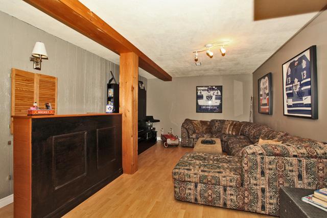 8 - 560 Sheraton Rd S, Townhouse with 3 bedrooms, 2 bathrooms and null parking in Burlington ON | Image 5