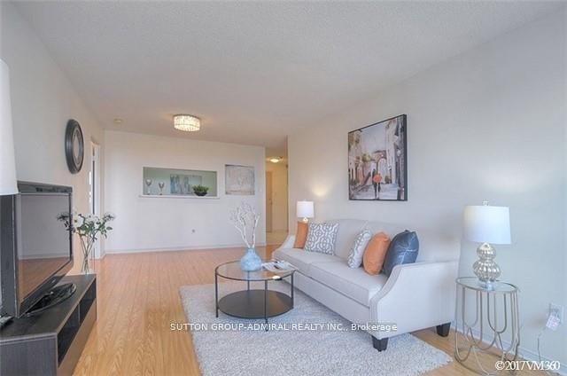 1002 - 11 Townsgate Dr, Condo with 2 bedrooms, 2 bathrooms and 1 parking in Vaughan ON | Image 4