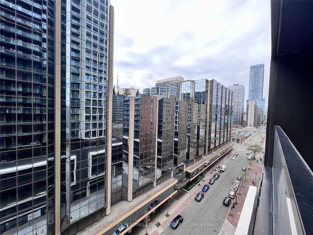 808 - 20 Edward St, Condo with 2 bedrooms, 2 bathrooms and 1 parking in Toronto ON | Image 9