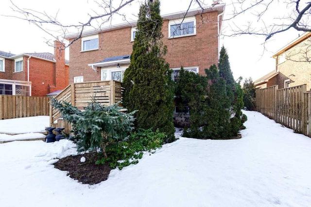1240 Valleybrook Dr, House detached with 4 bedrooms, 3 bathrooms and 4 parking in Oakville ON | Image 32