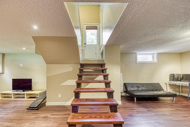 16 Roseview Drive Nw, House detached with 5 bedrooms, 3 bathrooms and 2 parking in Calgary AB | Image 22