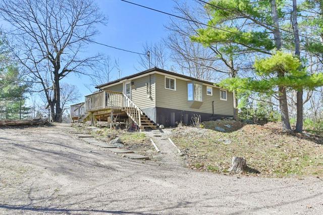 1080 Big Bay Dr W, House detached with 2 bedrooms, 1 bathrooms and 3 parking in Central Frontenac ON | Image 12