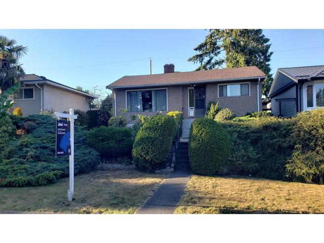 3755 Irmin Street, House detached with 4 bedrooms, 2 bathrooms and null parking in Burnaby BC | Card Image