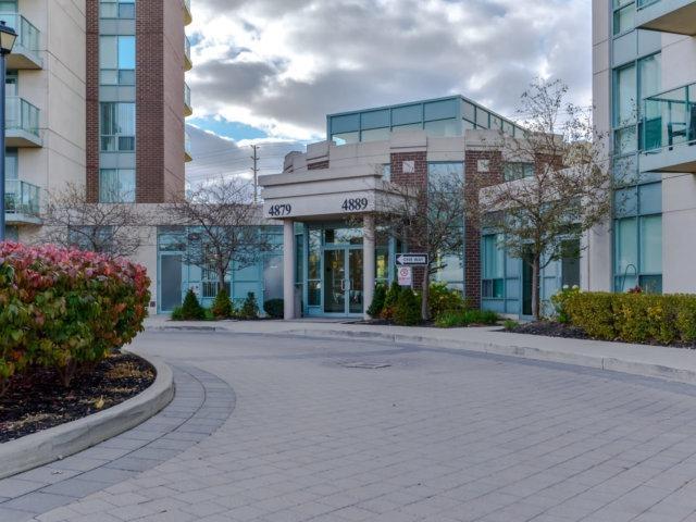 1002 - 4879 Kimbermount Ave, Condo with 1 bedrooms, 1 bathrooms and 1 parking in Mississauga ON | Image 1