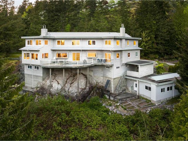 5860 Falcon Road, House detached with 5 bedrooms, 5 bathrooms and null parking in West Vancouver BC | Image 13