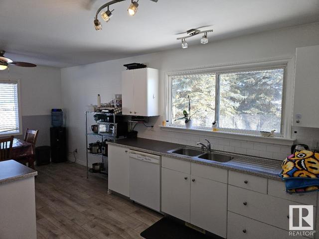 4907 44 St, House detached with 3 bedrooms, 1 bathrooms and null parking in Two Hills AB | Image 10