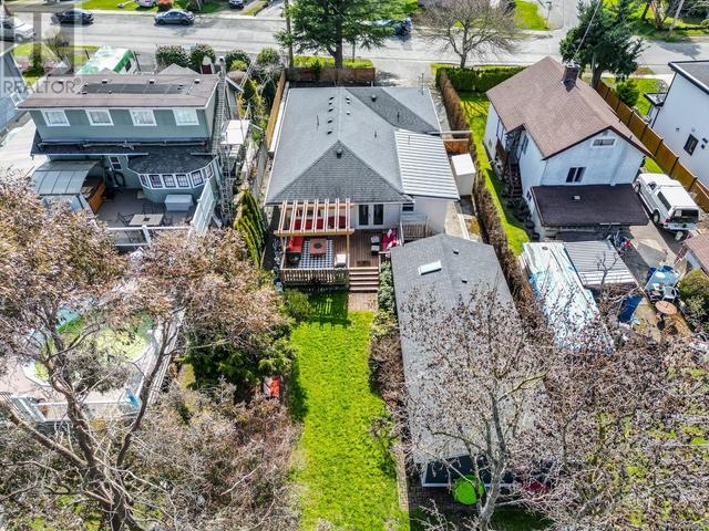 36 Hampton Rd, House detached with 4 bedrooms, 4 bathrooms and 3 parking in Saanich BC | Image 44