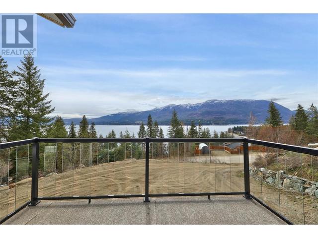 1254 Lee Creek Drive, House detached with 3 bedrooms, 3 bathrooms and null parking in Columbia Shuswap F BC | Image 35