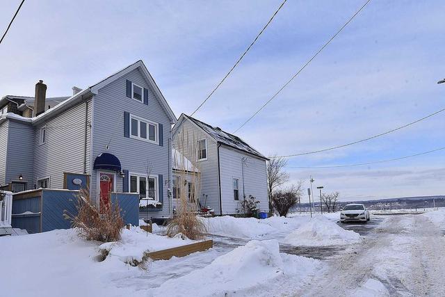 61 Wood St W, House detached with 2 bedrooms, 1 bathrooms and 1 parking in Hamilton ON | Image 34