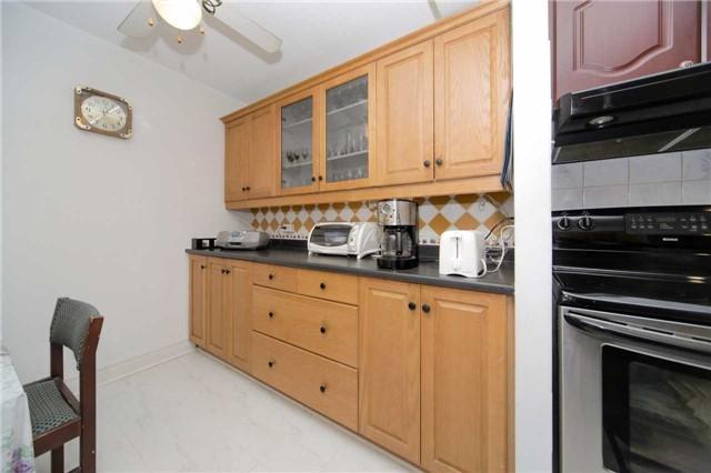 1004 - 45 Sunrise Ave, Condo with 3 bedrooms, 2 bathrooms and 1 parking in Toronto ON | Image 9
