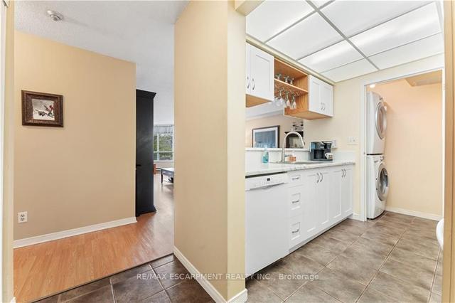 213 - 495 8 Hw, Condo with 2 bedrooms, 2 bathrooms and 2 parking in Hamilton ON | Image 4