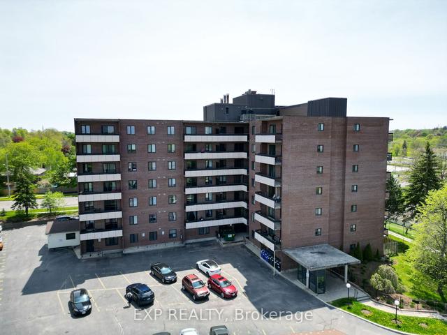 510 - 279 Chandler Drive Dr, Condo with 2 bedrooms, 1 bathrooms and 1 parking in Kitchener ON | Image 1