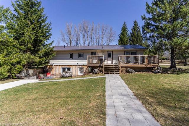 580335 Sideroad 60, House detached with 4 bedrooms, 2 bathrooms and 20 parking in Chatsworth ON | Image 12