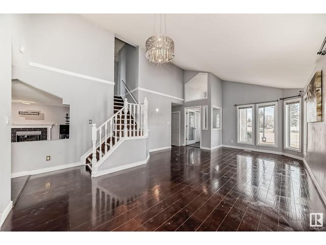 252 Ormsby Rd E Nw, House detached with 5 bedrooms, 3 bathrooms and 6 parking in Edmonton AB | Image 4