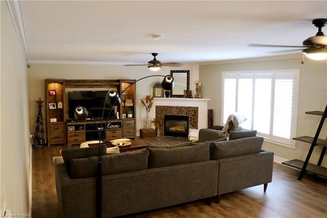 3197 Matthews Drive, House detached with 4 bedrooms, 3 bathrooms and 6 parking in Niagara Falls ON | Image 37