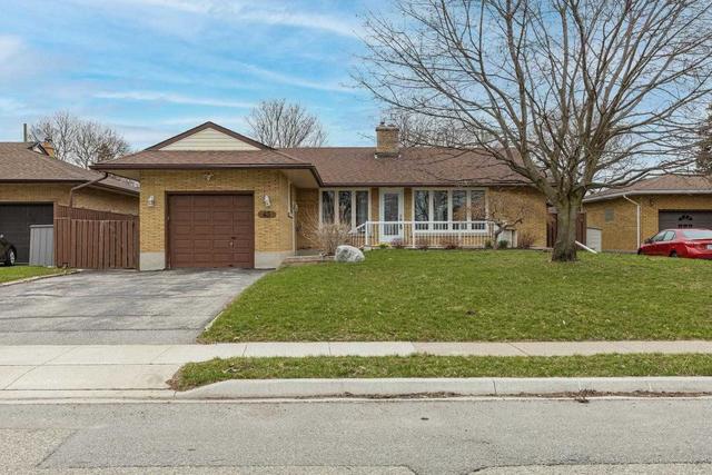 43 Alexander Ave, House detached with 3 bedrooms, 2 bathrooms and 5 parking in Cambridge ON | Image 1