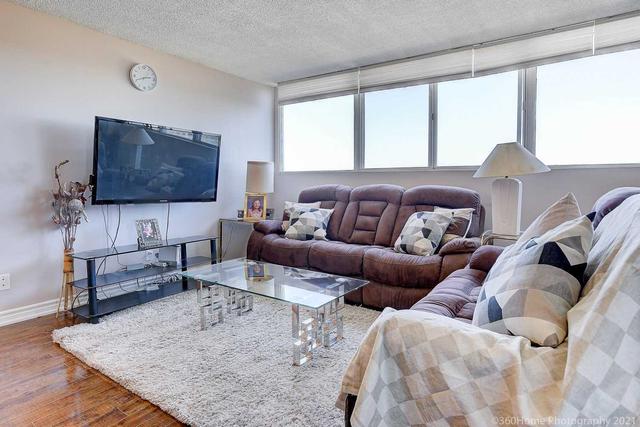 sp03 - 3700 Kaneff Cres, Condo with 3 bedrooms, 2 bathrooms and 2 parking in Mississauga ON | Image 9
