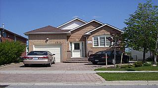 2341 Grand Ravine Dr, House detached with 2 bedrooms, 2 bathrooms and null parking in Oakville ON | Image 1