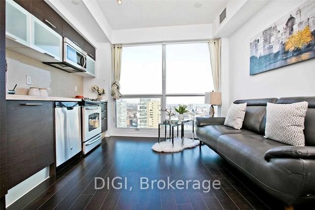 3106 - 386 Yonge St, Condo with 1 bedrooms, 1 bathrooms and 0 parking in Toronto ON | Image 2