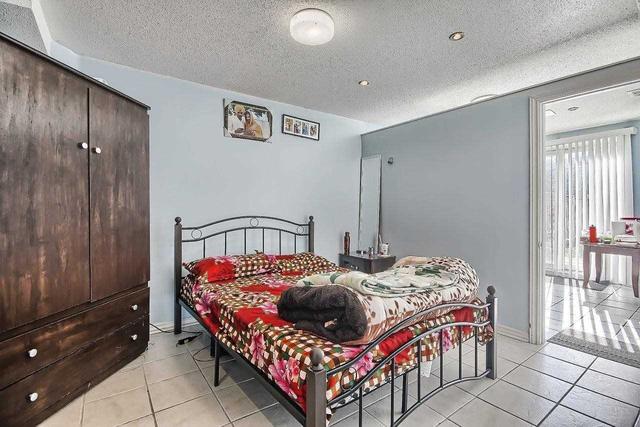 35h View Green Cres, House attached with 3 bedrooms, 4 bathrooms and 4 parking in Toronto ON | Image 30