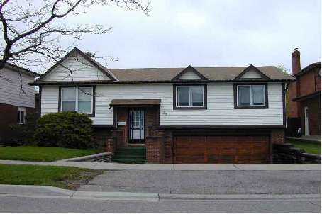 82 Abell Dr, House detached with 3 bedrooms, 2 bathrooms and 4 parking in Brampton ON | Image 1