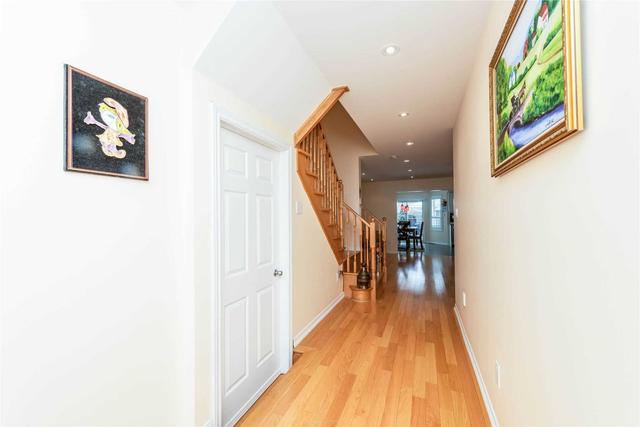 59 Manordale Cres, House semidetached with 3 bedrooms, 4 bathrooms and 4 parking in Vaughan ON | Image 23