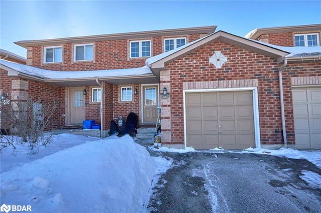 283 Dunsmore Lane, House attached with 4 bedrooms, 2 bathrooms and 2 parking in Barrie ON | Image 1