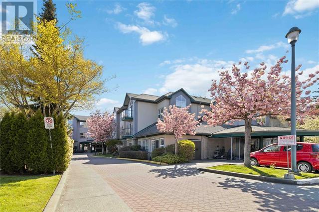 301 - 1485 Garnet Rd, Condo with 1 bedrooms, 1 bathrooms and null parking in Saanich BC | Image 39