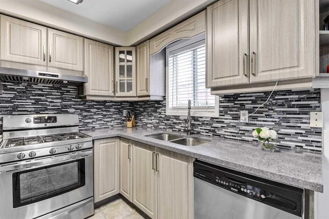 82 Lonestar Cres, House semidetached with 3 bedrooms, 3 bathrooms and 2 parking in Brampton ON | Image 8