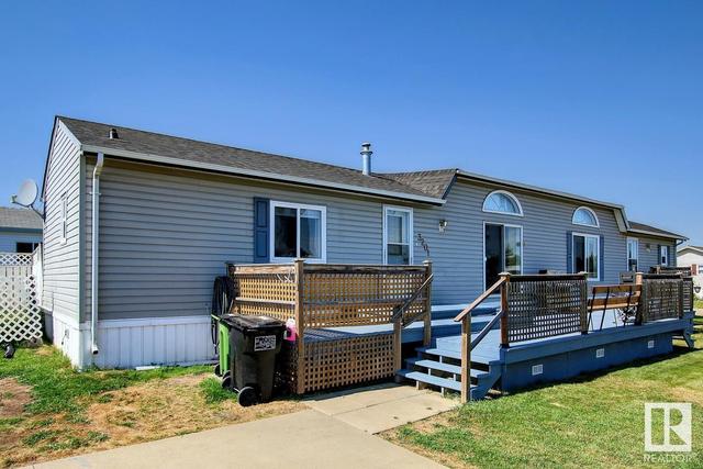 3201 Lakewood Cl Nw, Home with 3 bedrooms, 2 bathrooms and null parking in Edmonton AB | Card Image