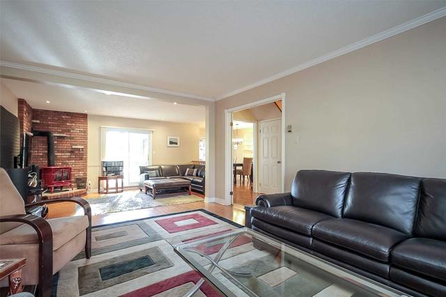 97 Wildwood Dr, House detached with 4 bedrooms, 3 bathrooms and 8 parking in Wasaga Beach ON | Image 2
