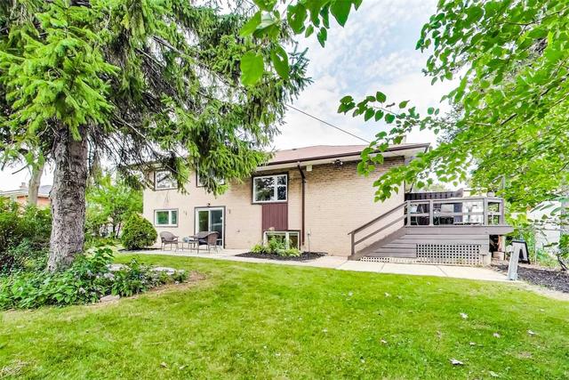 28 Commons Dr, House detached with 3 bedrooms, 2 bathrooms and 4 parking in Toronto ON | Image 30