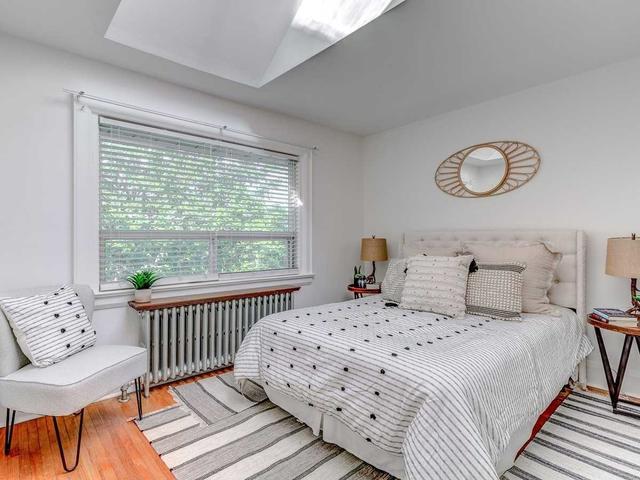 130 Harvie Ave, House semidetached with 3 bedrooms, 1 bathrooms and 1 parking in Toronto ON | Image 16