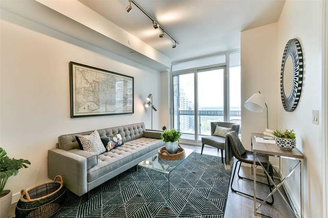 2307 - 8 Eglinton Ave E, Condo with 1 bedrooms, 1 bathrooms and 0 parking in Toronto ON | Image 1