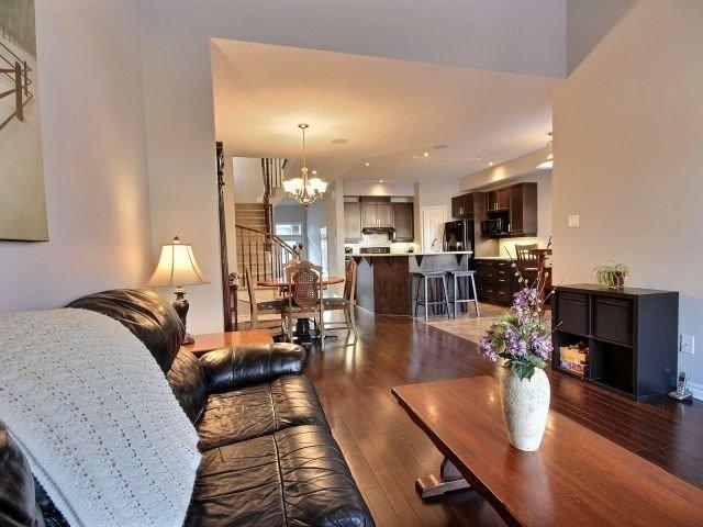 245 Kinghaven Cres, House attached with 3 bedrooms, 3 bathrooms and 3 parking in Ottawa ON | Image 10